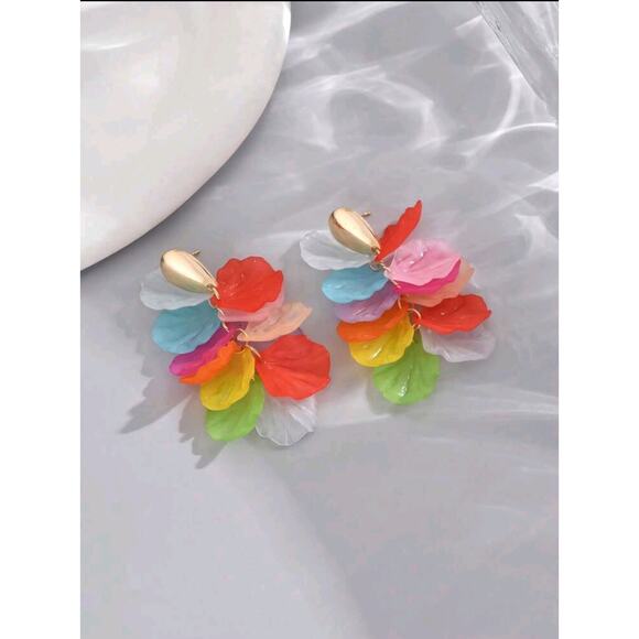 Long Multi-Layer Faux Shell Dangle Earrings for Women -Elegant Statement Jewelry - Picture 4 of 8